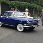 Ретро свадьба с арендой синей Волги