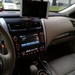 Приборная панель в салоне автомобиля