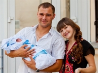 Лимузин на выписку из роддома в Москве