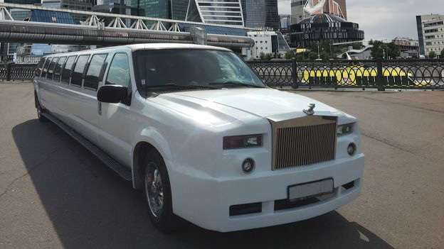 Аренда белого лимузина лимузина Rolls-Royce-Style