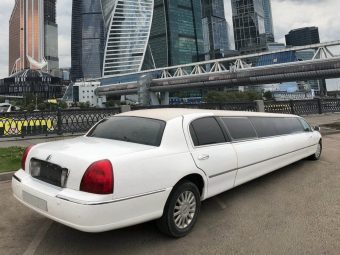 Аренда лимузина Гипер Линкольн